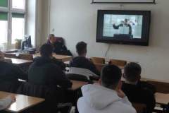 received_745945676902593