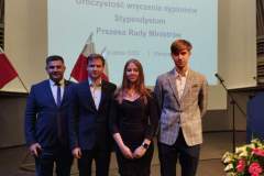 received_1693431944391766